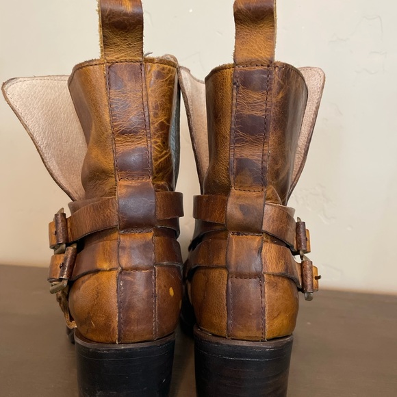 FREEBIRD by Steven Distressed Brown Leather Boots! - Picture 6 of 9